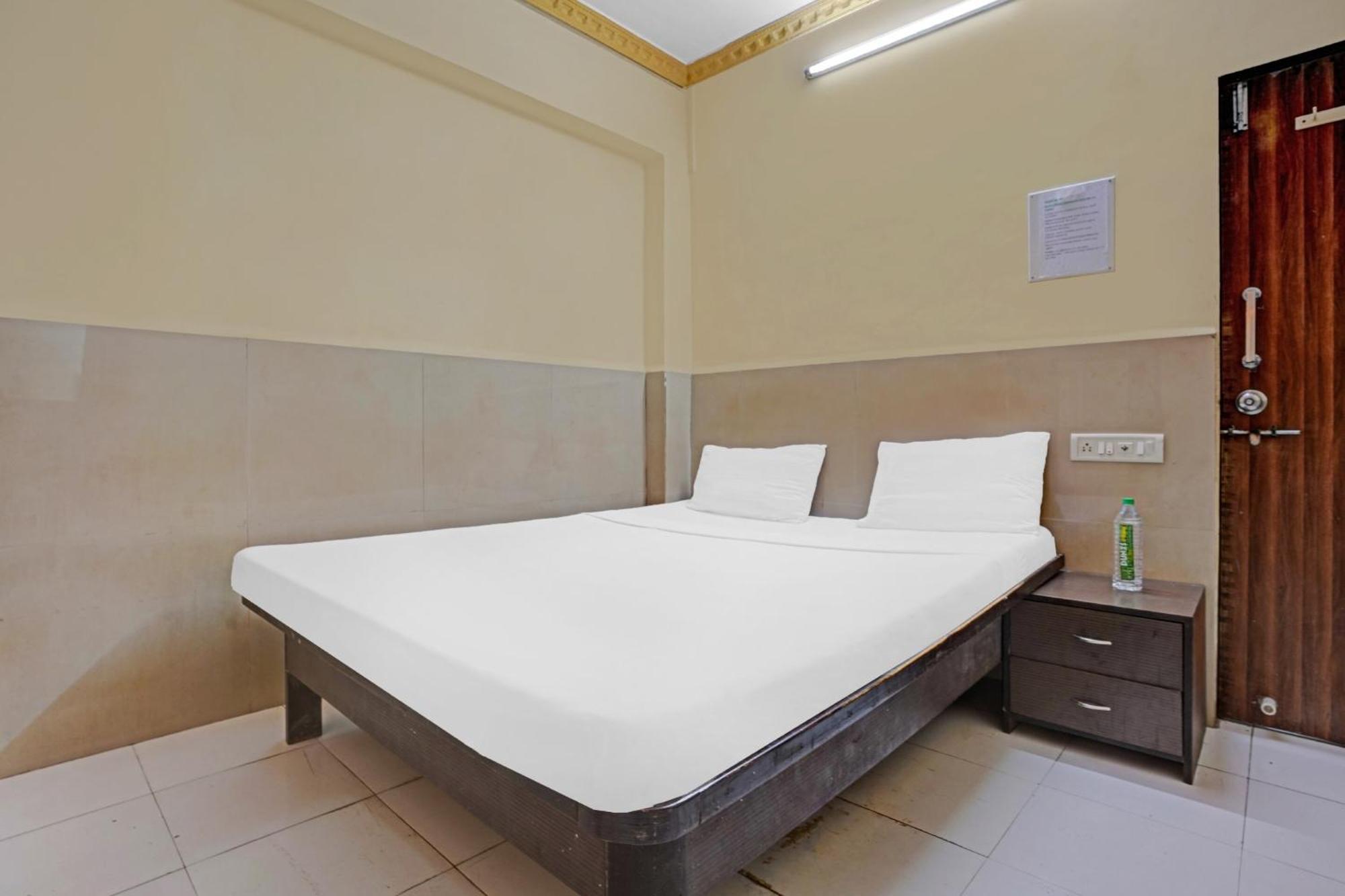 Spot On 81122 Alfa Lodge Mumbai Kültér fotó