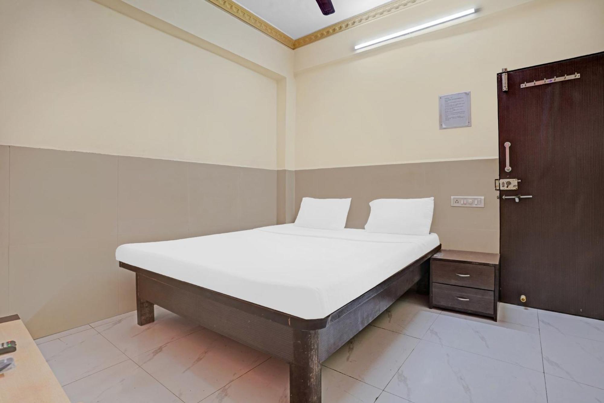 Spot On 81122 Alfa Lodge Mumbai Kültér fotó